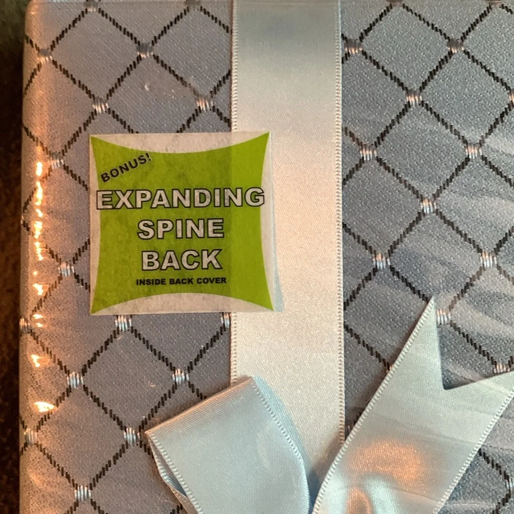 NIP Pioneer E-Z load 12” x 12” Memory Book.  Expanding spine back. - Picture 2 of 8